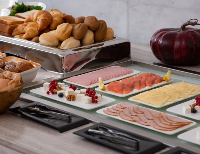 Ресторан шведской линии - Отель Ibis Styles / Ибис Стайлс Красная Поляна